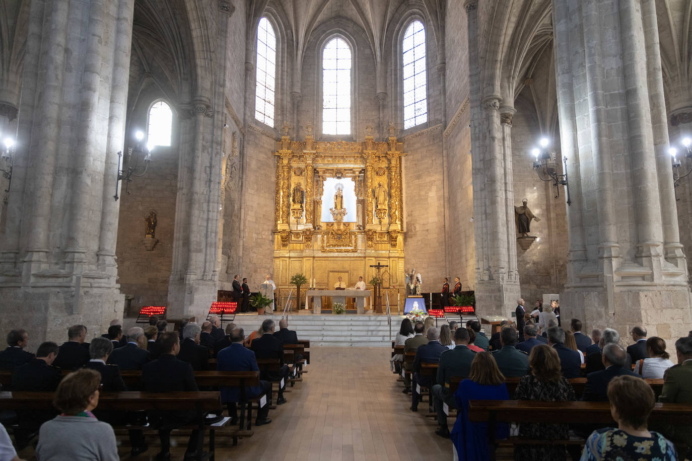 Misa con motivo del día de los Ángeles Custodios en Valladolid