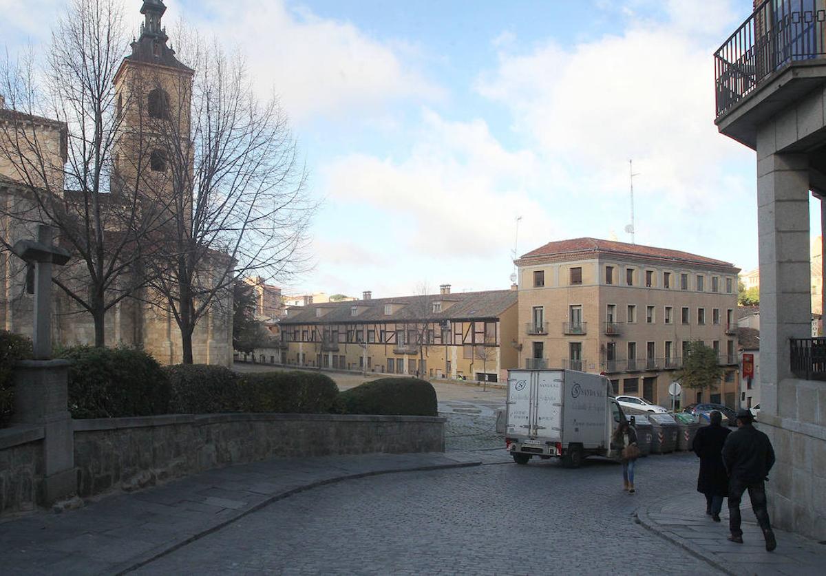 Al fondo, calle de Pelaires, en el barrio de San Millán.