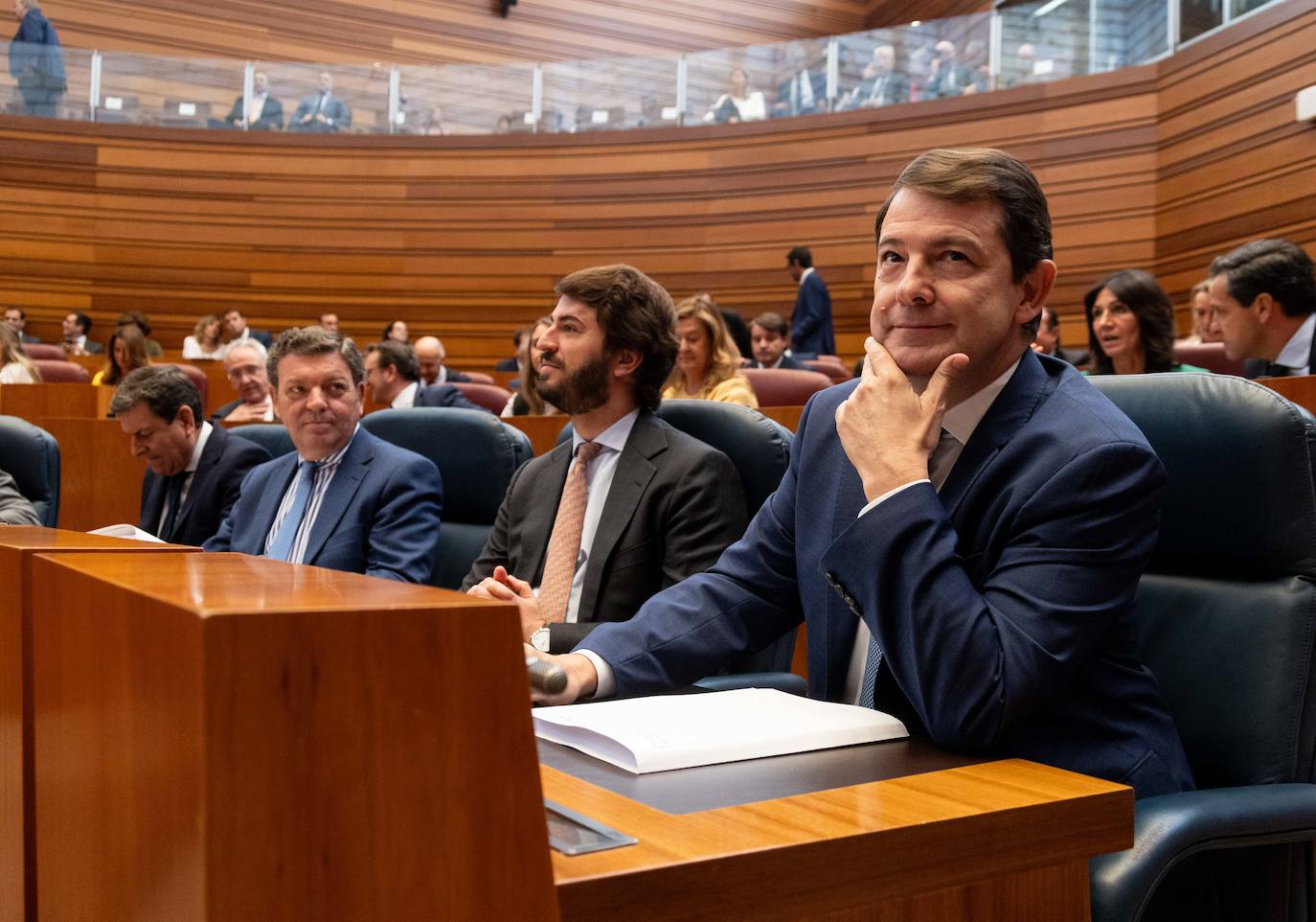 El pleno de las Cortes de Castilla y León, en imágenes