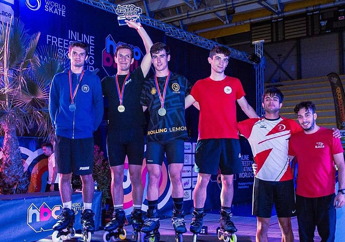 Álvaro Nieto, en el podio de la prueba.