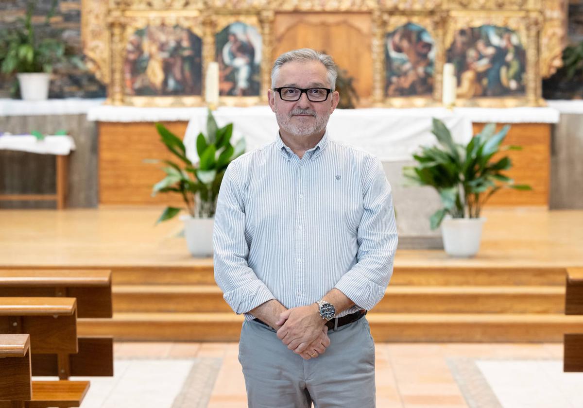 El diácono permanente Paco Castro en la parroquia Nuestra Señora del Prado.