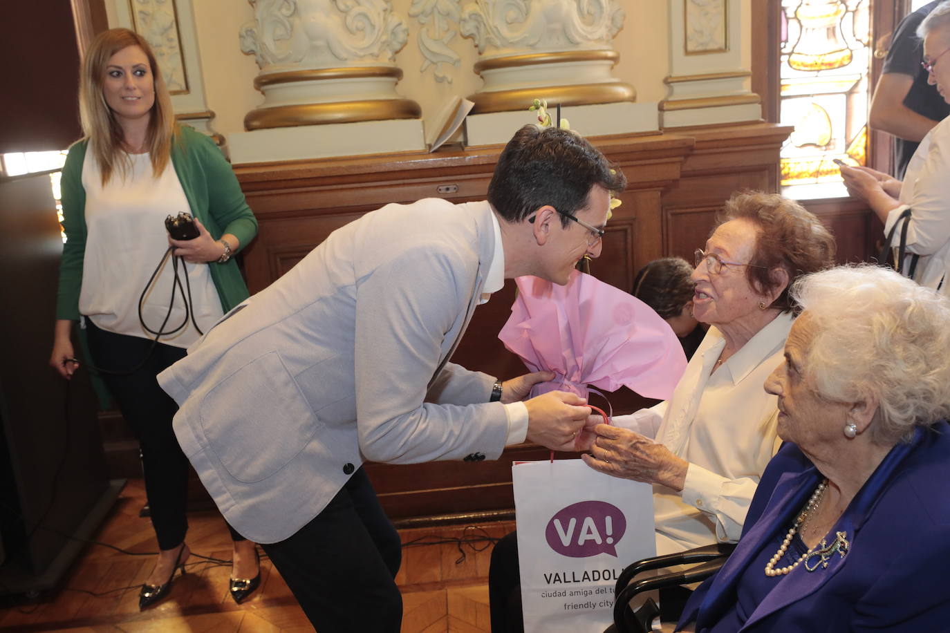 El acto homenaje por el Día de las Personas de Edad celebrado en el Ayuntamiento