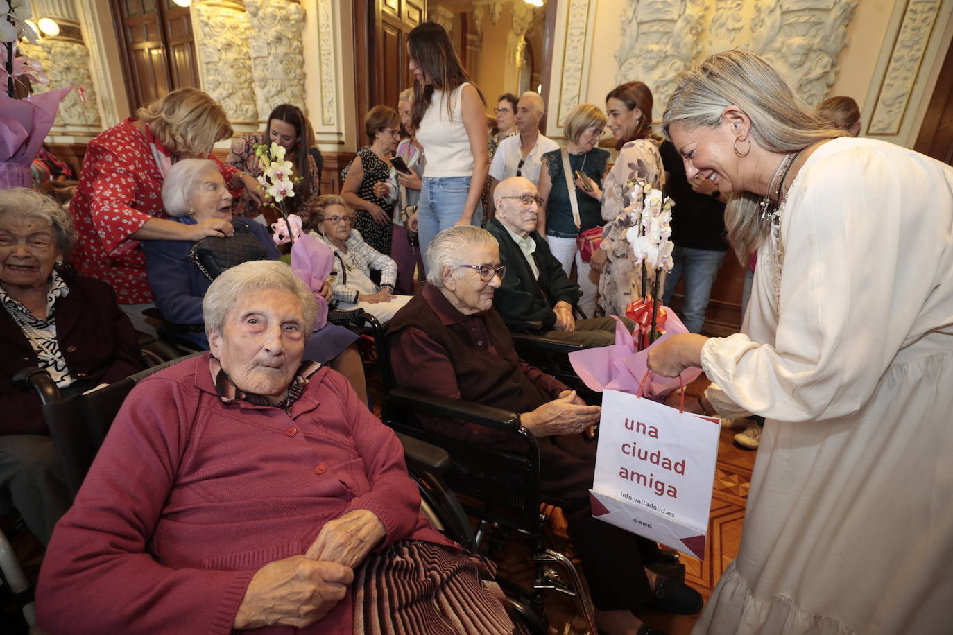 El acto homenaje por el Día de las Personas de Edad celebrado en el Ayuntamiento