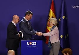 Sánchez y Von der Leyen, en la cumbre de Granada.