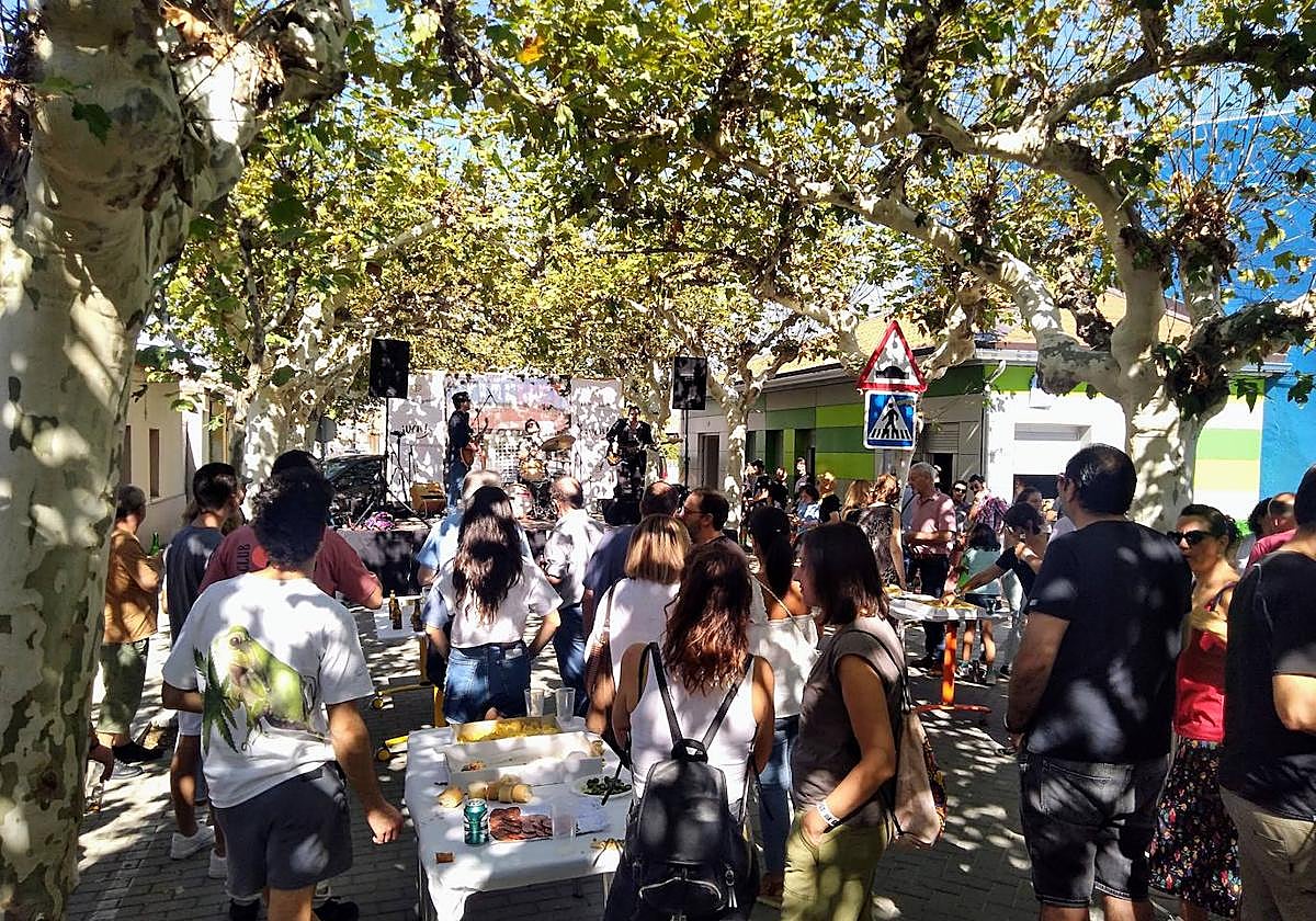 El grupo Jonás Molina Band durante su actuación en el Galán Fest.