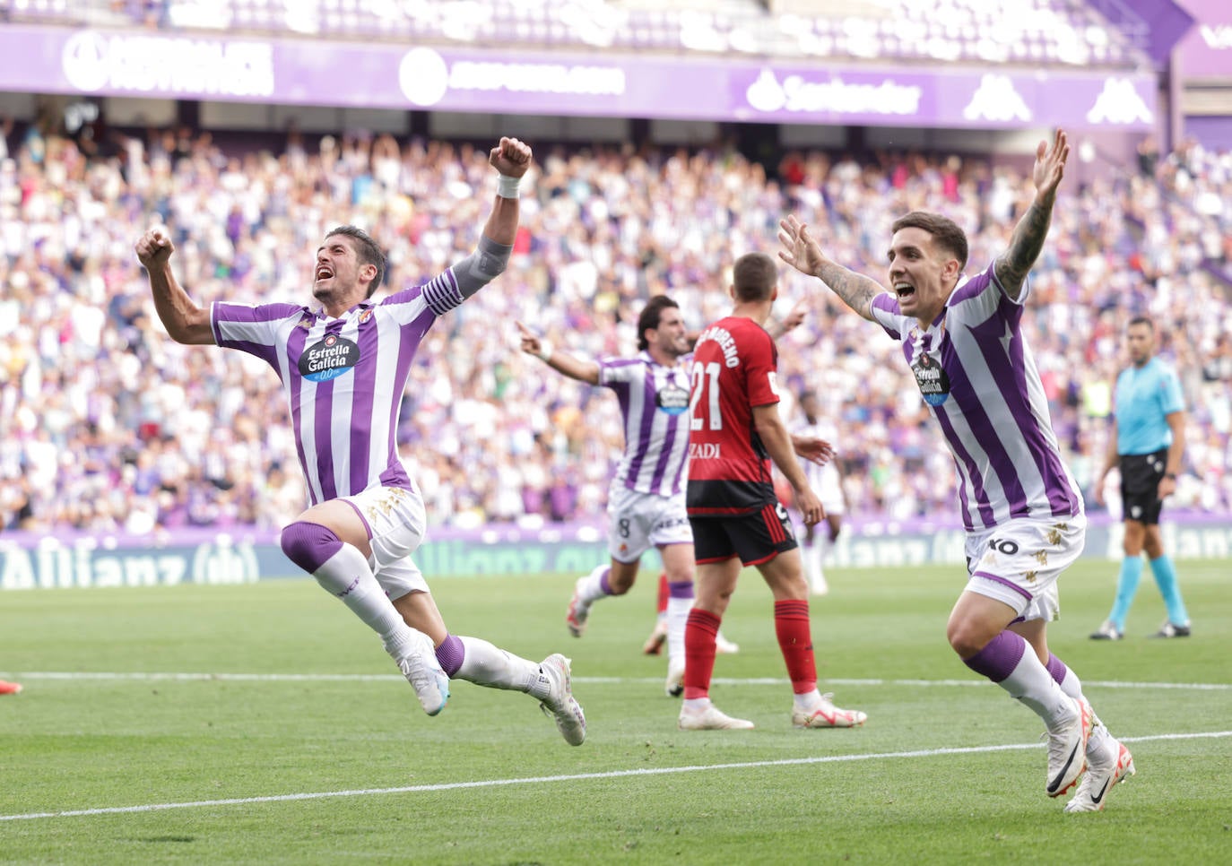 Las imágenes del partido entre el Real Valladolid y el Mirandés en Zorrilla (1/2)