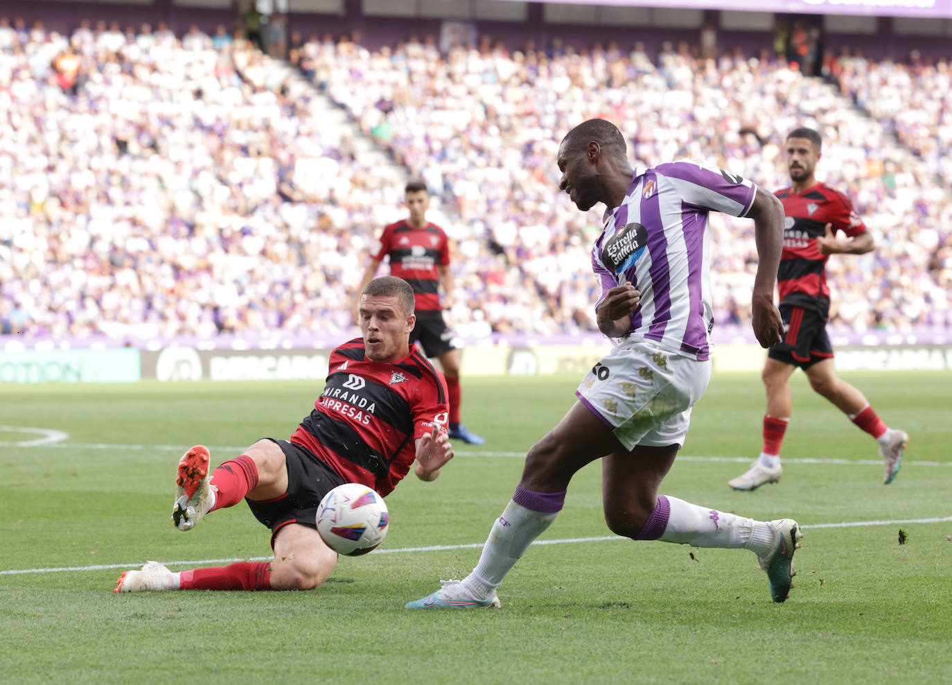 Las imágenes del partido entre el Real Valladolid y el Mirandés en Zorrilla (1/2)