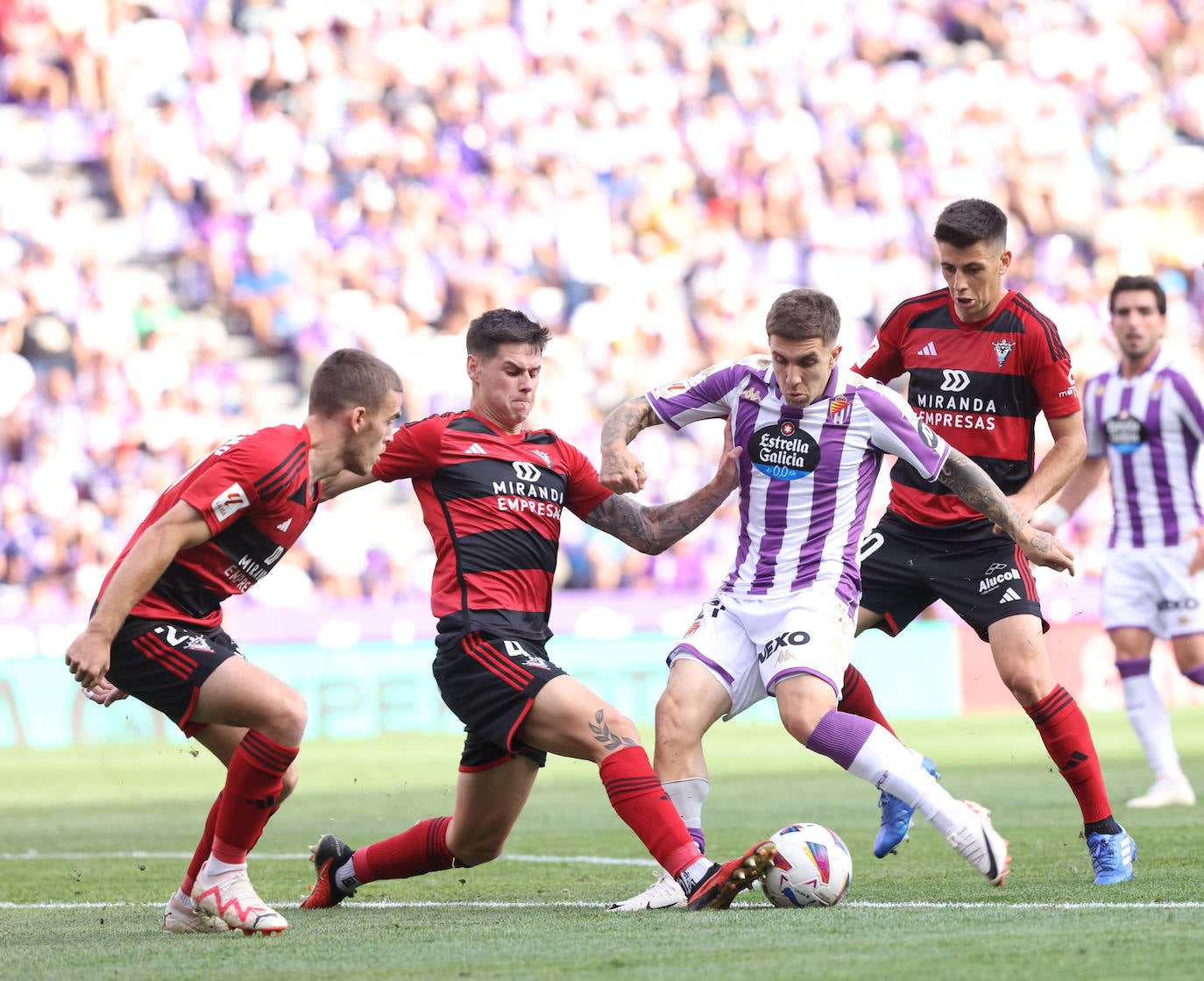 Las imágenes del partido entre el Real Valladolid y el Mirandés en Zorrilla (1/2)