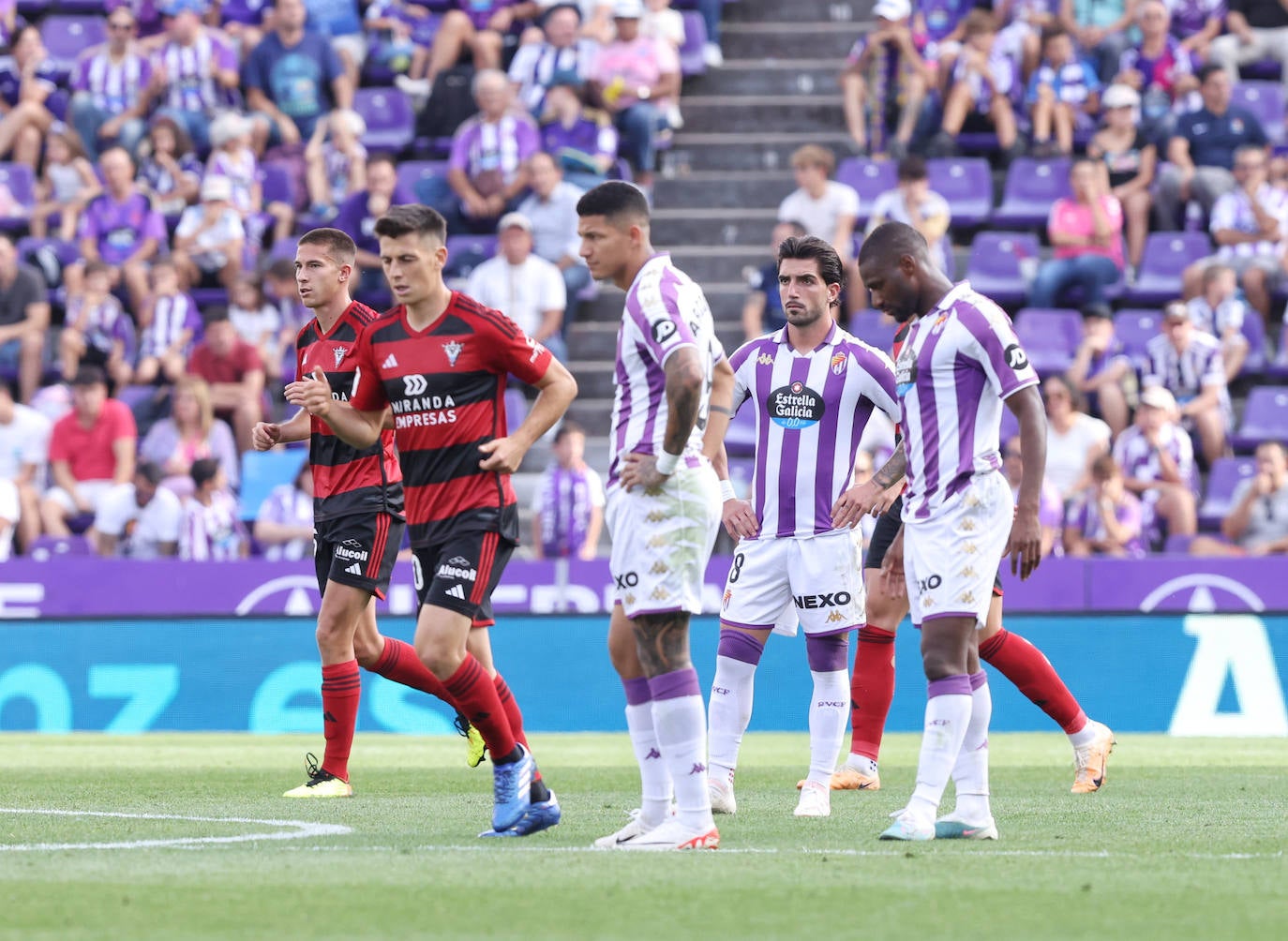 Las imágenes del partido entre el Real Valladolid y el Mirandés en Zorrilla (2/2)