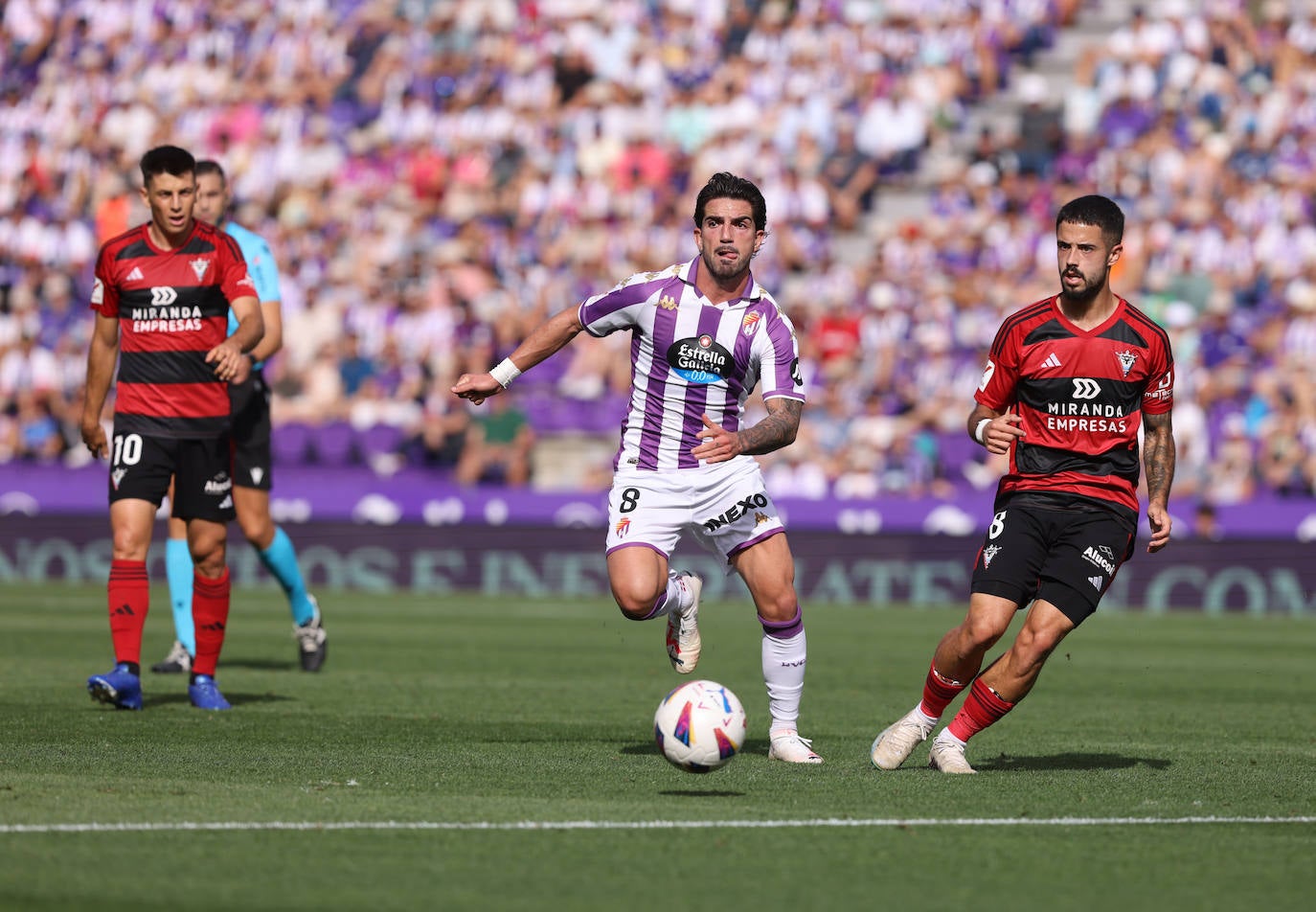 Las imágenes del partido entre el Real Valladolid y el Mirandés en Zorrilla (2/2)