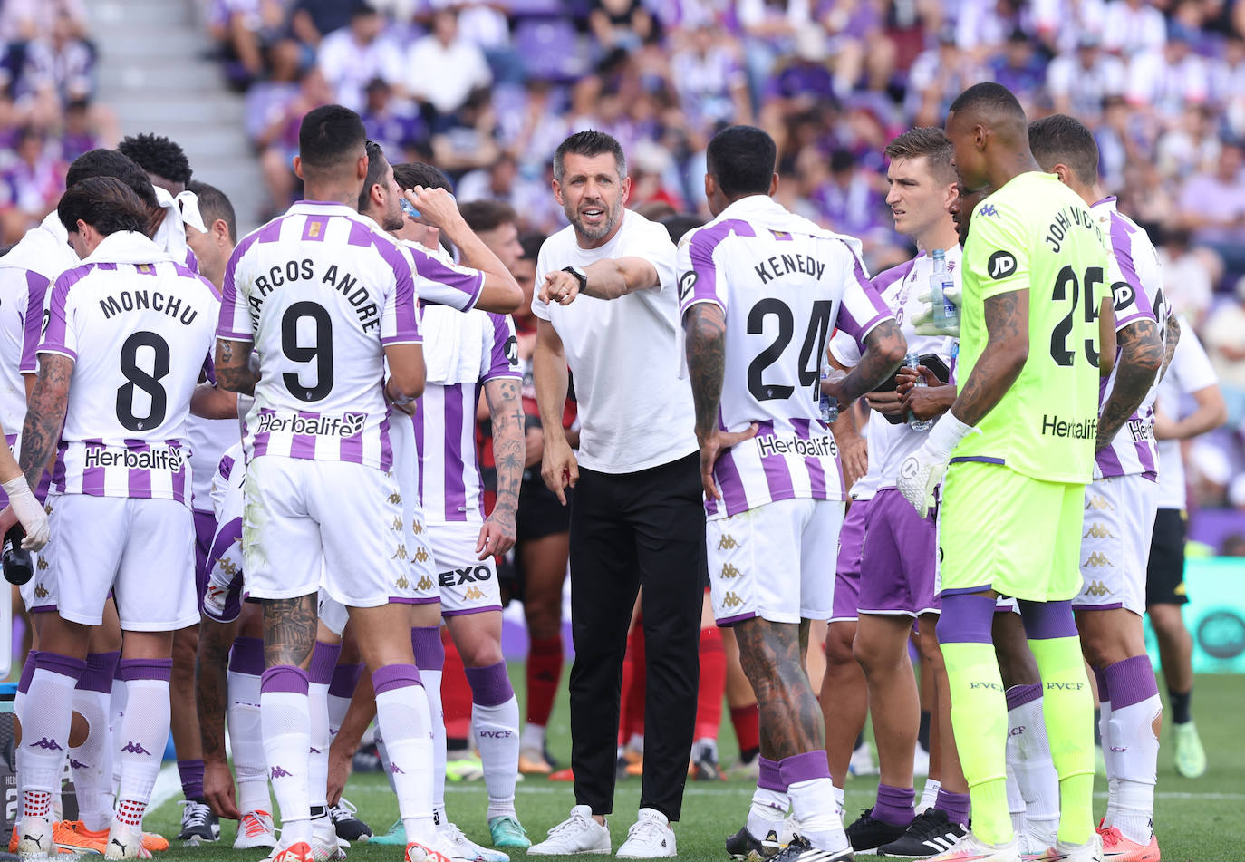 Las imágenes del partido entre el Real Valladolid y el Mirandés en Zorrilla (2/2)