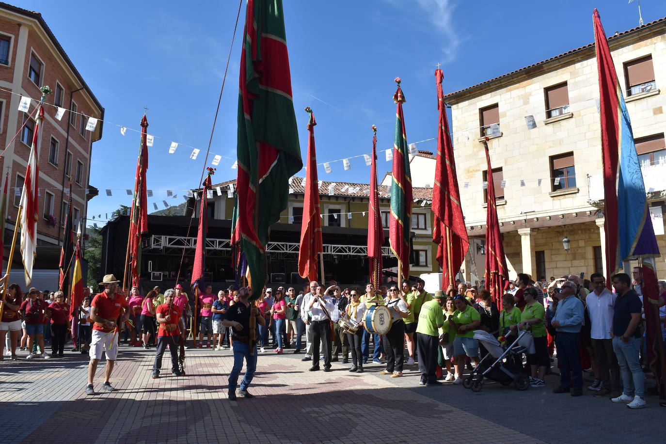 Cervera se tiñe de tradiciones en el Día de la Provincia