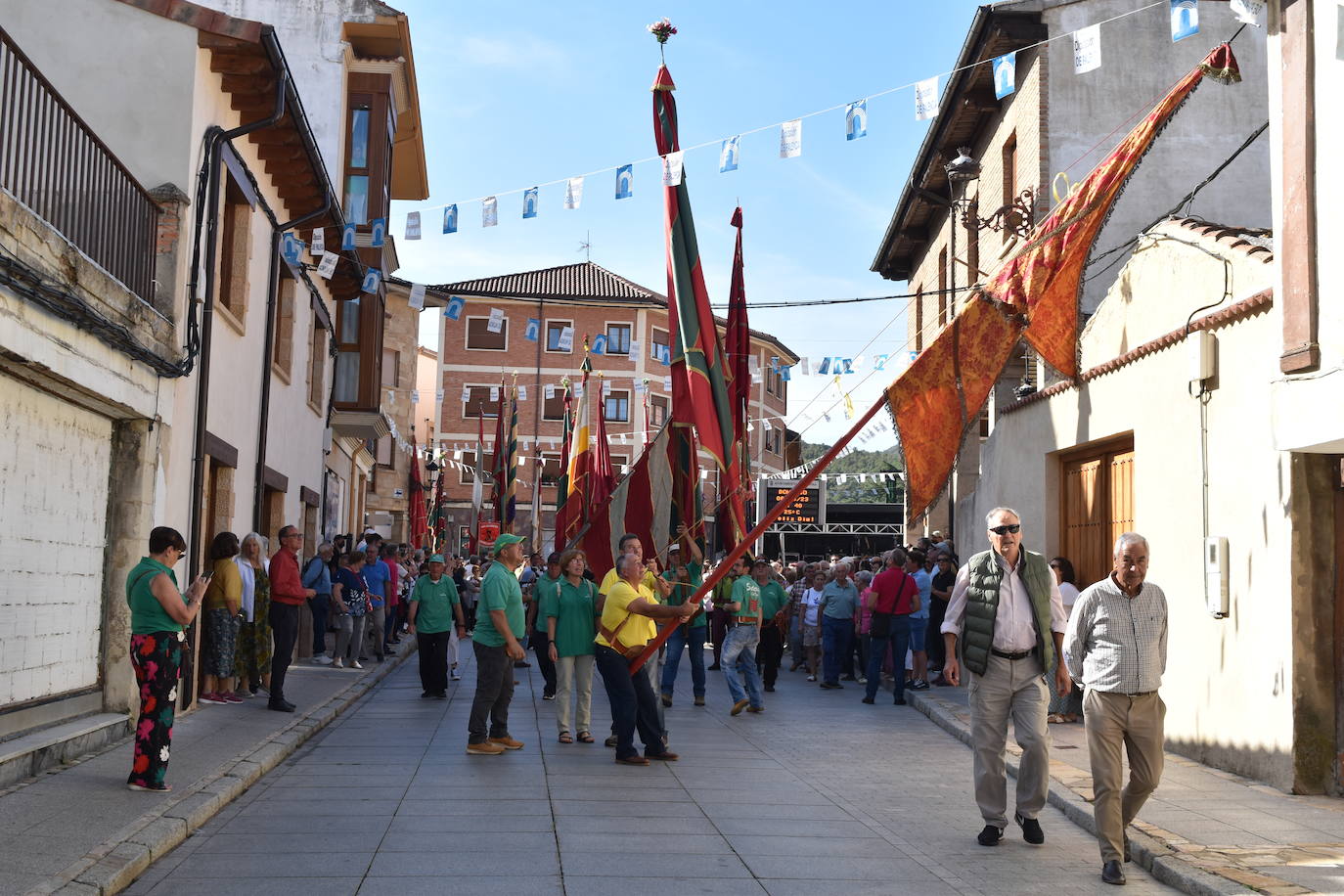 Cervera se tiñe de tradiciones en el Día de la Provincia