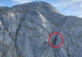 Lugar en el que quedó enriscado el montañero visto desde el helicóptero del Grupo de Rescate de Castilla y León.