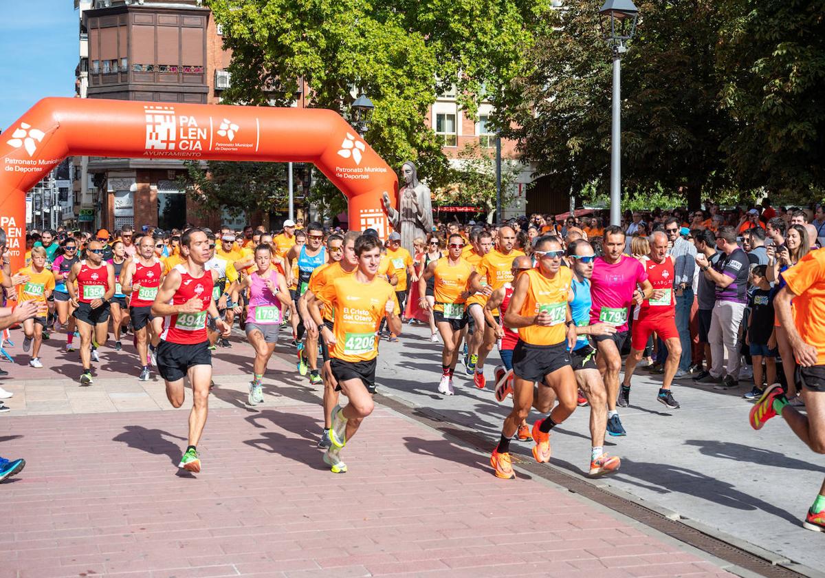 Palencia se tiñe de naranja contra el cáncer