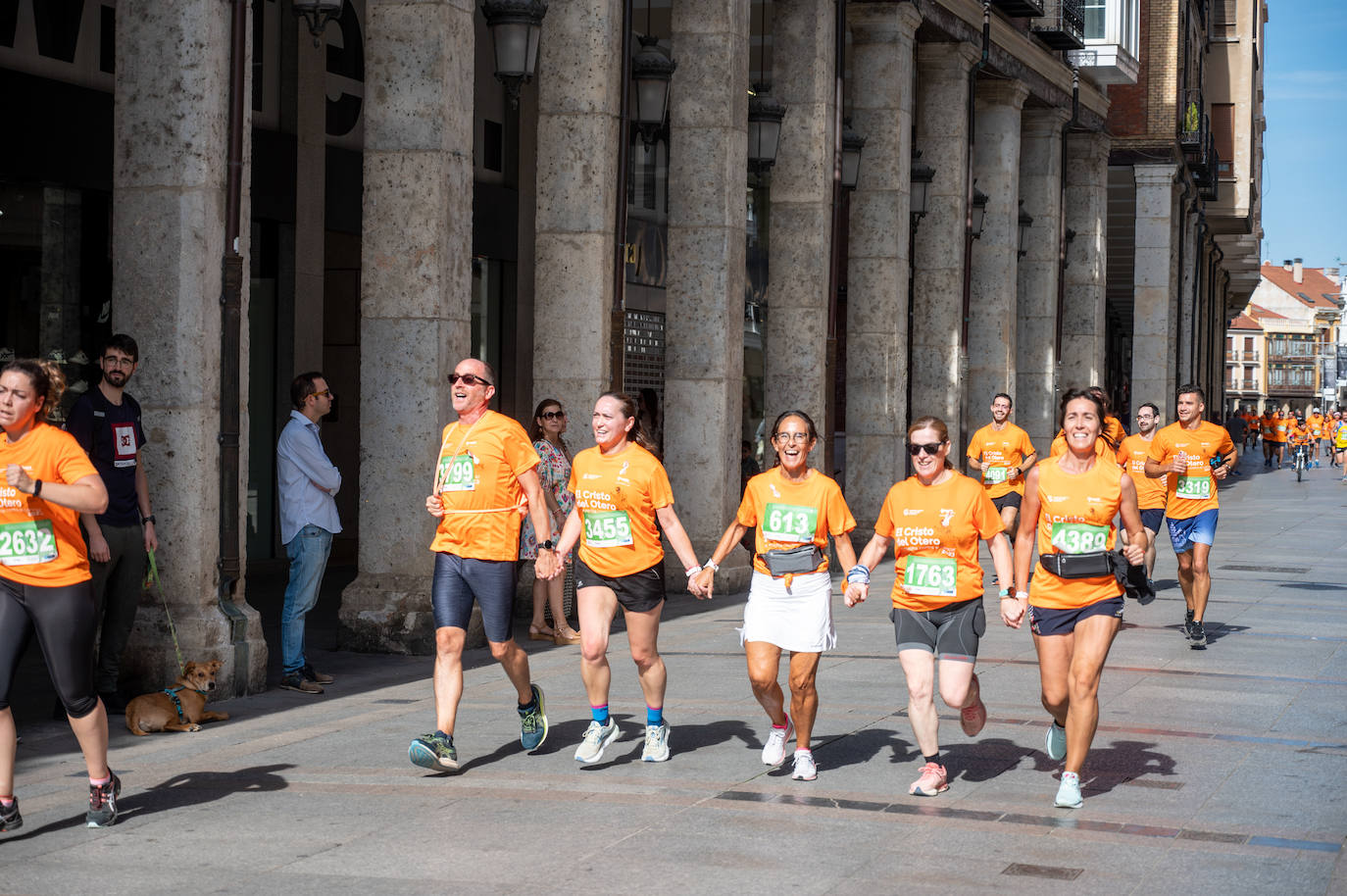 Palencia se tiñe de naranja contra el cáncer