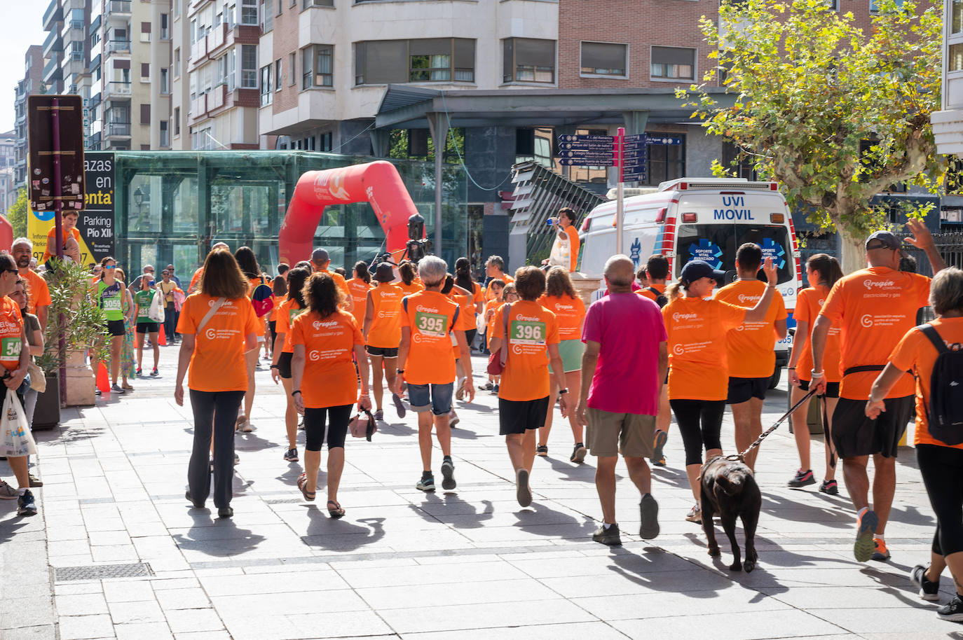 Palencia se tiñe de naranja contra el cáncer