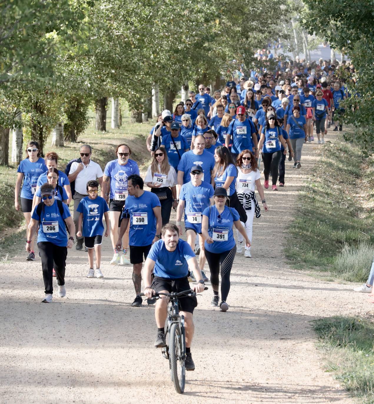 El éxito de participación en la Caminata Popular del Banco de Alimentos, en imágenes