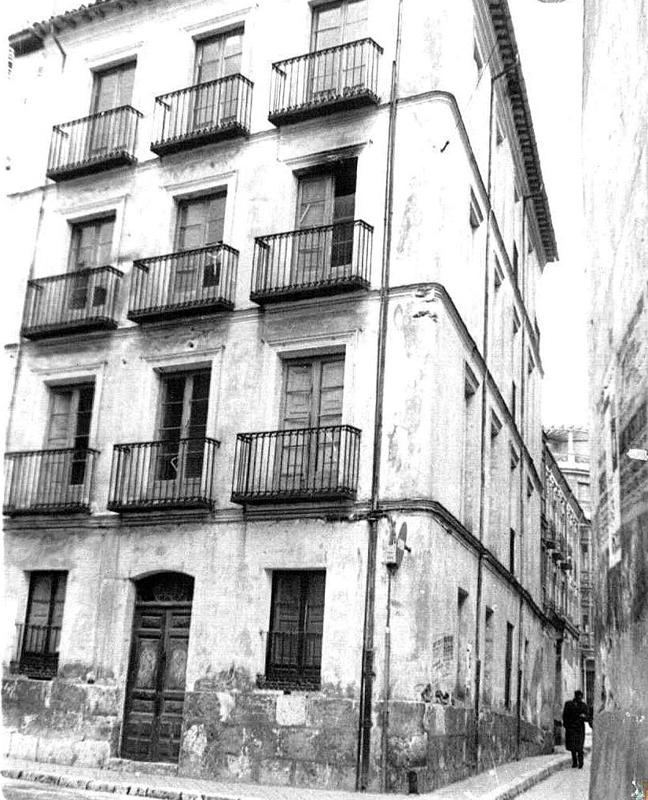 Número 22 de Núñez de Arce, esquina con López Gómez, en 1959, cuando una estrecha calle llegaba hasta Fray Luis de León.