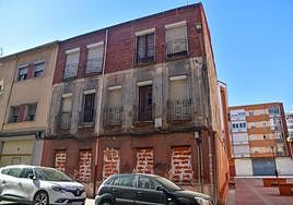 El inmueble de la calle Bailarín Vicente Escudero al que han otorgado la licencia de demolición.