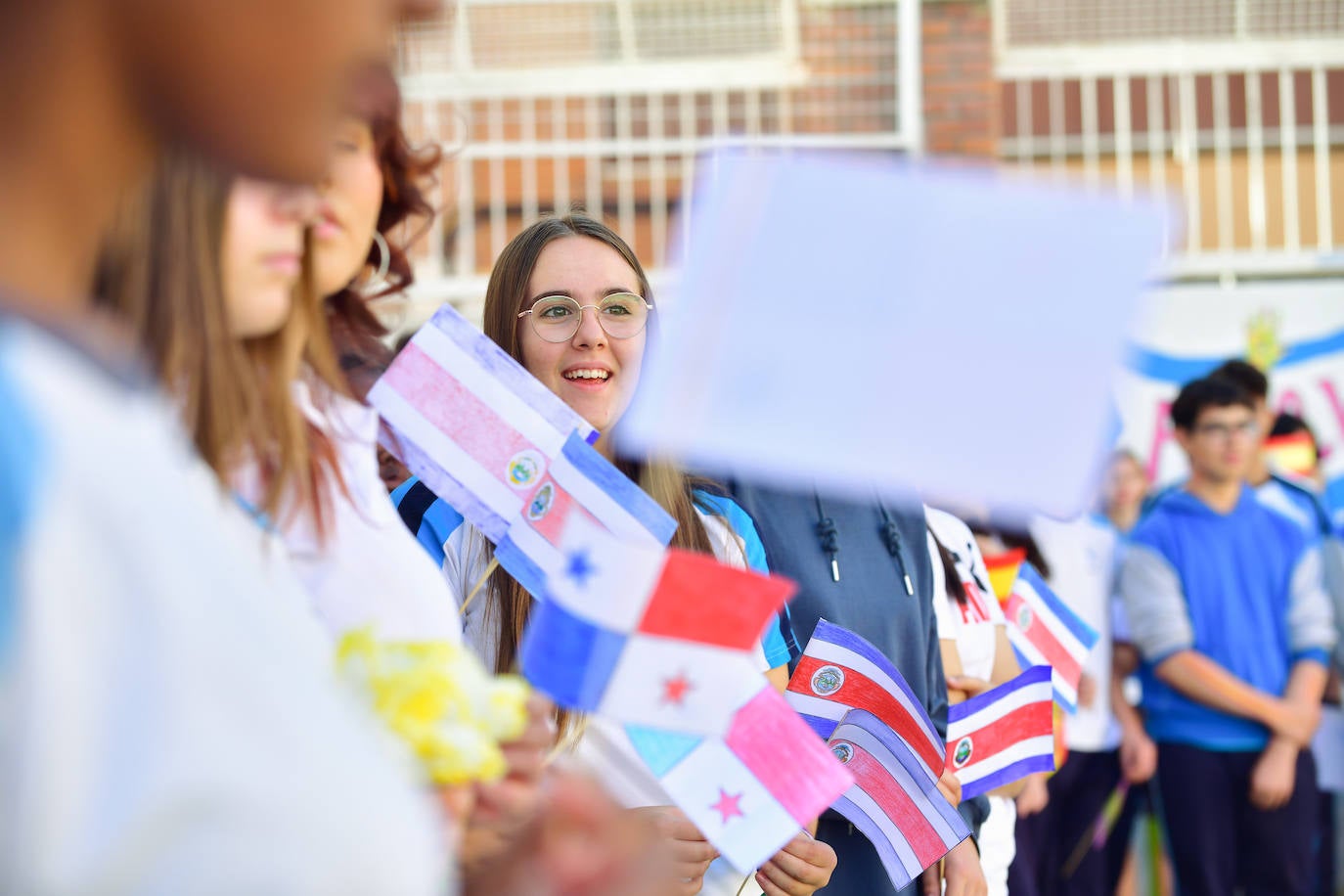 Las imágenes de la celebración de la Hispanidad en el colegio Virgen Niña