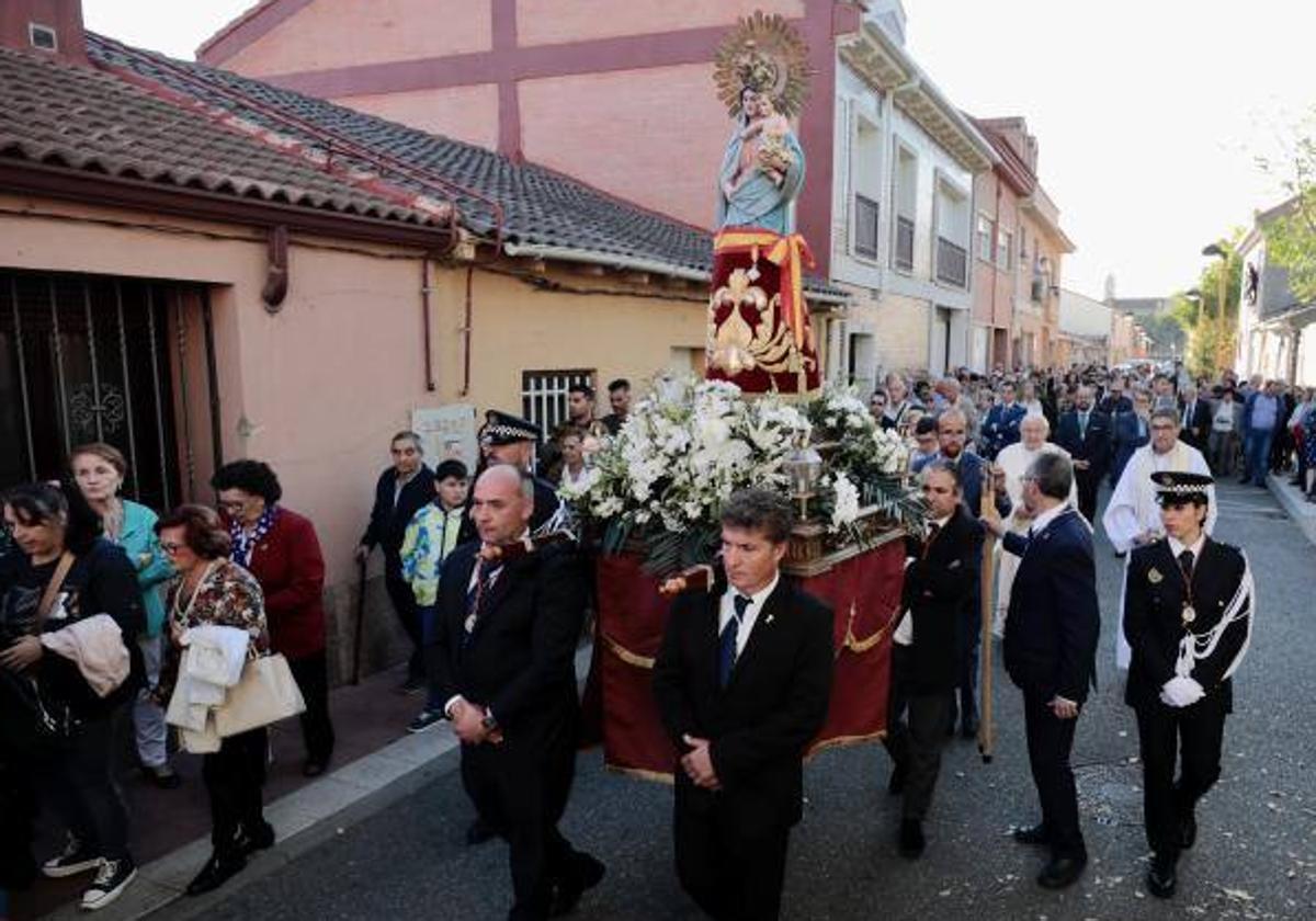 Procesión del Pilar por las calles de la Pilarica el año pasado.