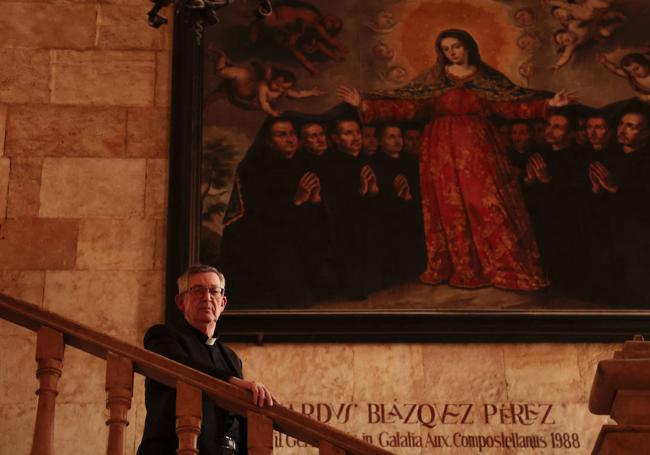 El rector García-Jalón, fotografiado tras la entrevista.