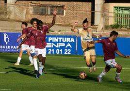 Valentín, autor del gol en Villaralbo, en el partido del Palencia Cristo en Ávila.