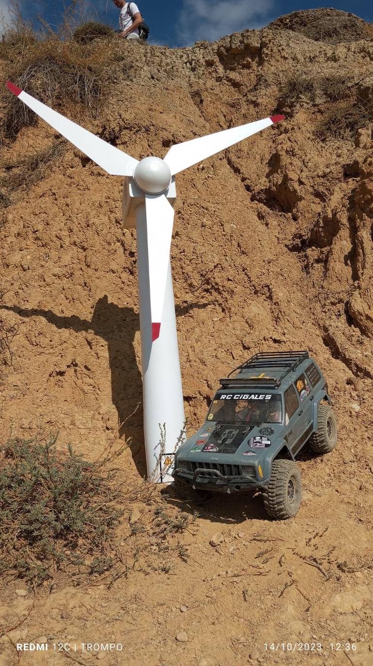 La quedada de aficionados a los coches de radiocontrol de Cigales, en imágenes (2/2)