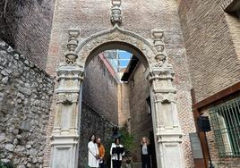 Presentación de la restauración de la puerta plateresca en la Casa de Cervantes.