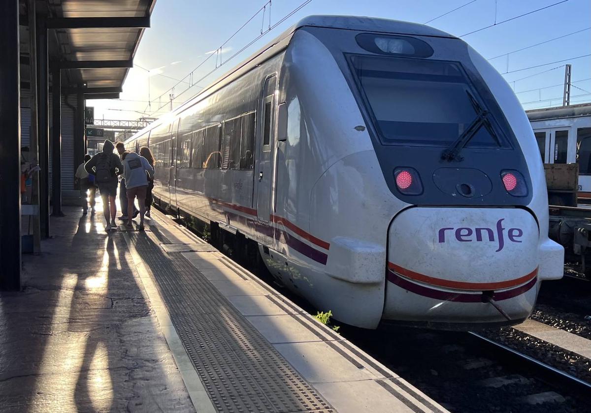 Imagen de archivo de un tren en la estación de Valladolid.