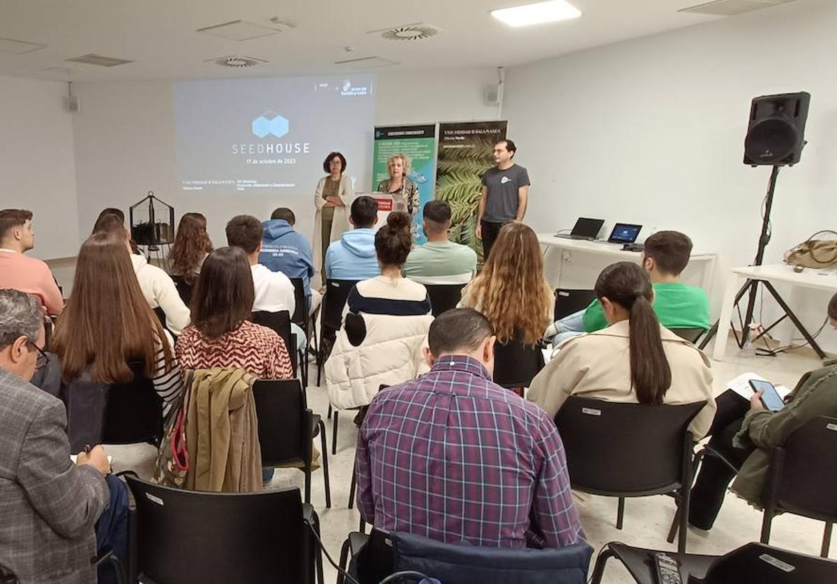 Presentación del semillero inteligente.