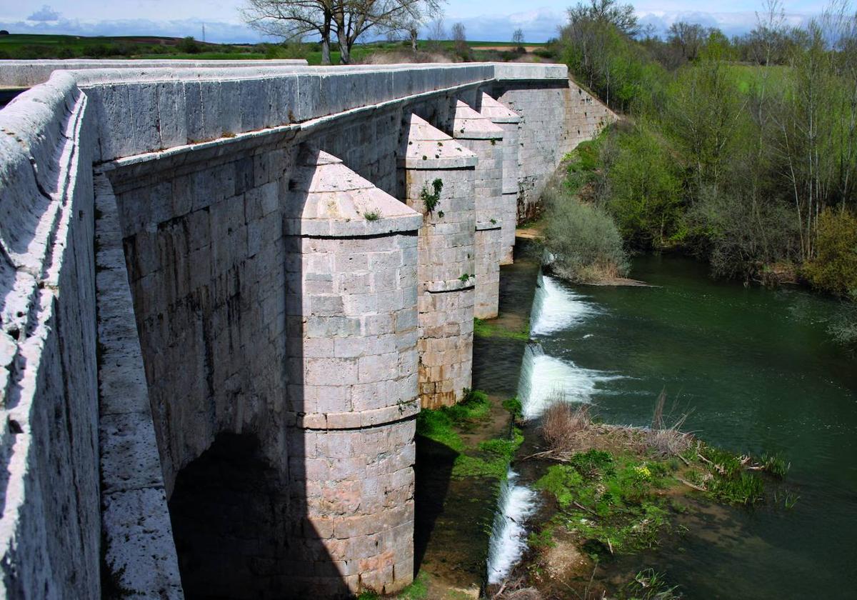 Imágenes del Canal de Castilla, lugar de inspiración para el escritor Pascual Izquierdo