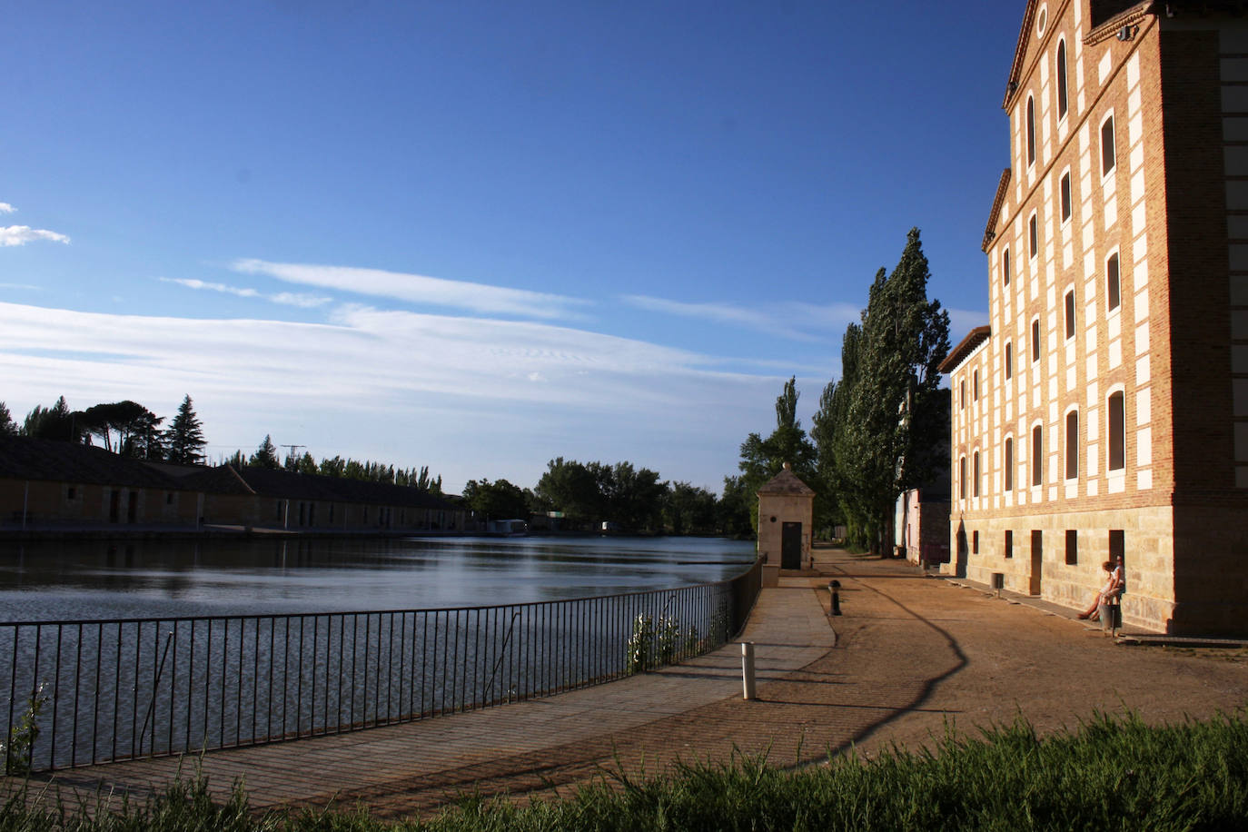 Imágenes del Canal de Castilla, lugar de inspiración para el escritor Pascual Izquierdo