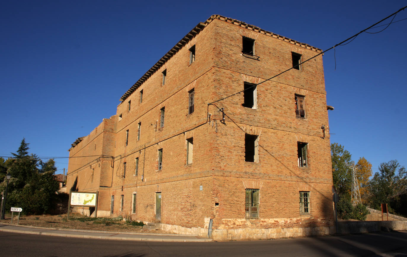 Imágenes del Canal de Castilla, lugar de inspiración para el escritor Pascual Izquierdo