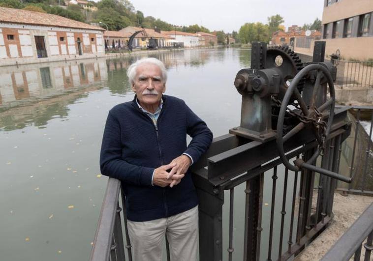 Pascual Izquierdo, en la dársena de Valladolid.