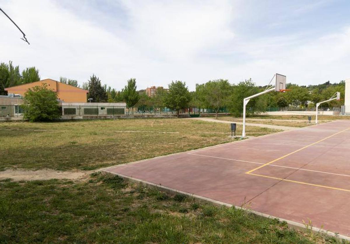 Terreno donde está proyectada la construcción del polideportivo.