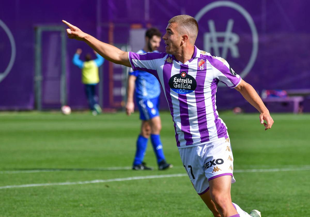 Dani Fernández celebra el tercer gol, el de la tranquilidad.