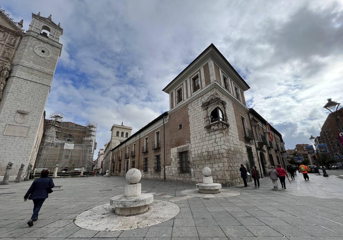 Imagen principal - El palacio que la Diputación de Valladolid adquirió por 13.000 duros