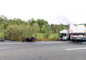 Mueren una madre y sus tres hijos menores en un accidente de tráfico en Segovia