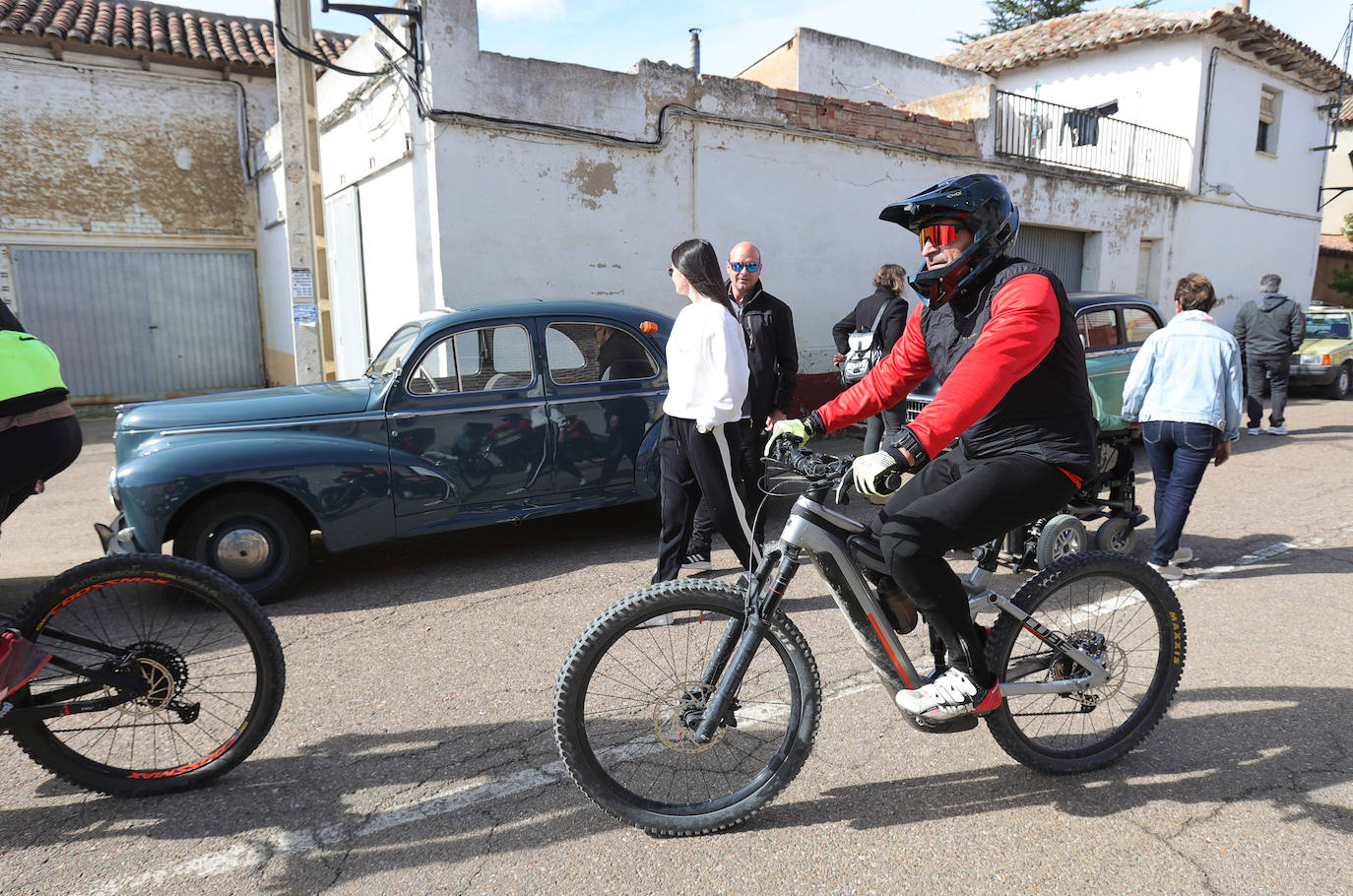 Concentración de coches clásicos en Husillos