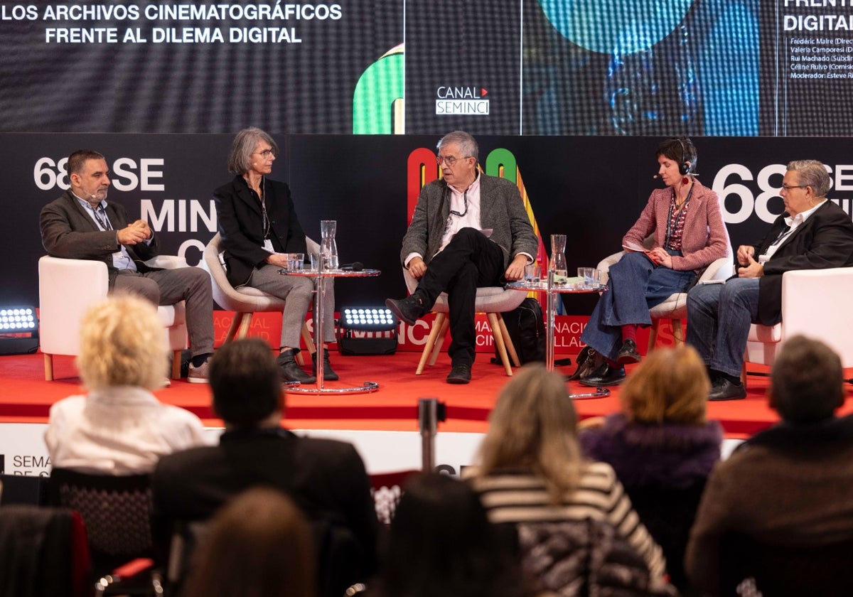 De izquierda a derecha; Rui Machado, Valeria Camporesi, Esteve Riambau, Celine Ruivo y Fréderic Maire.