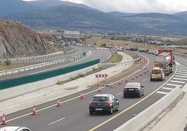 Atasco en la SG-20 como consecuencia del accidente.