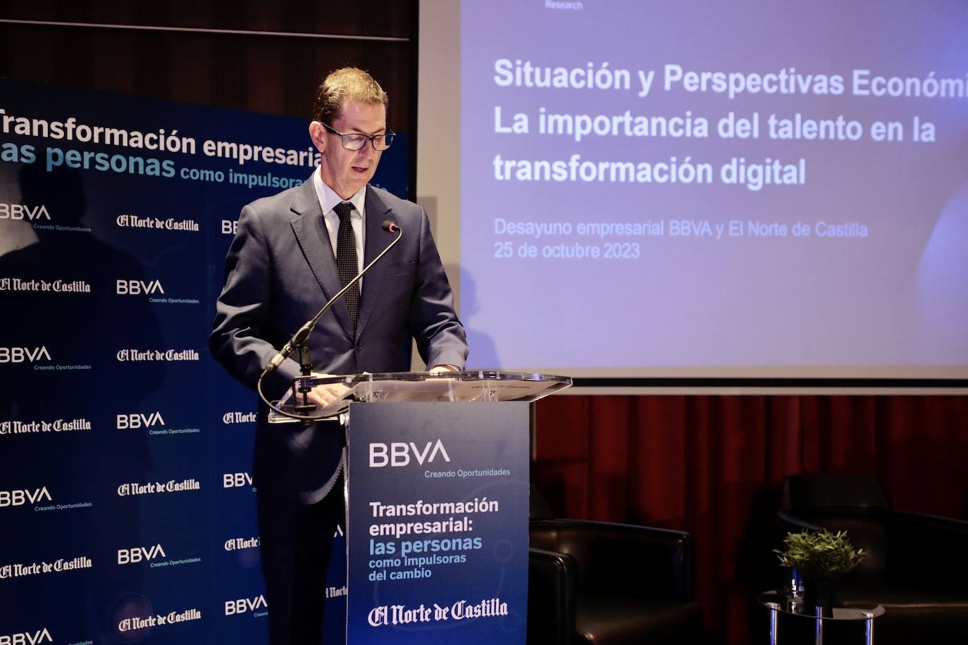 &#039;Transformación empresarial: las personas como impulsoras del cambio&#039;