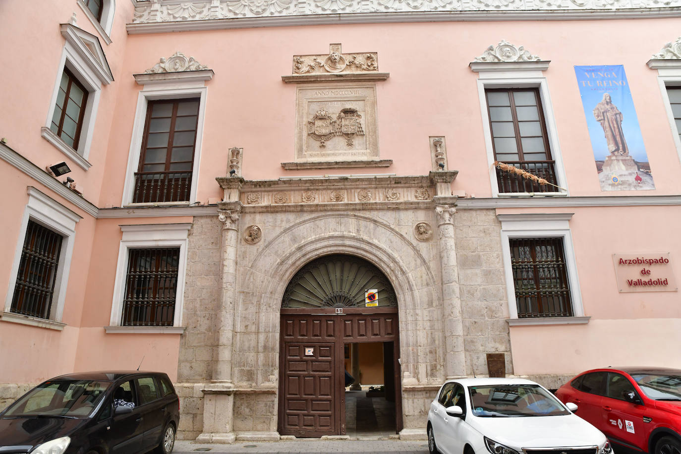 Un paseo en imágenes por la calle San Juan de Dios