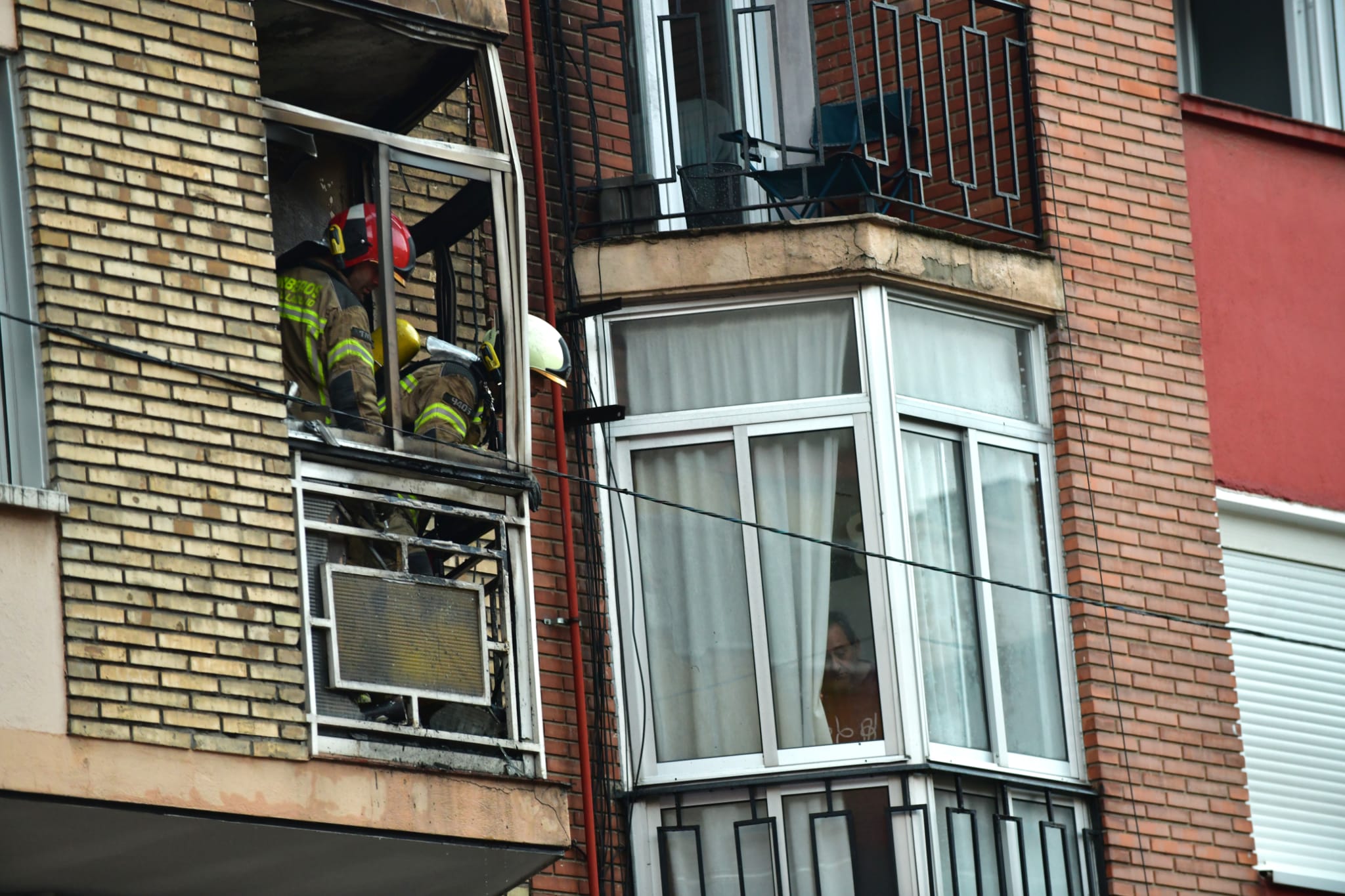 El incendio de una vivienda en Delicias, en imágenes