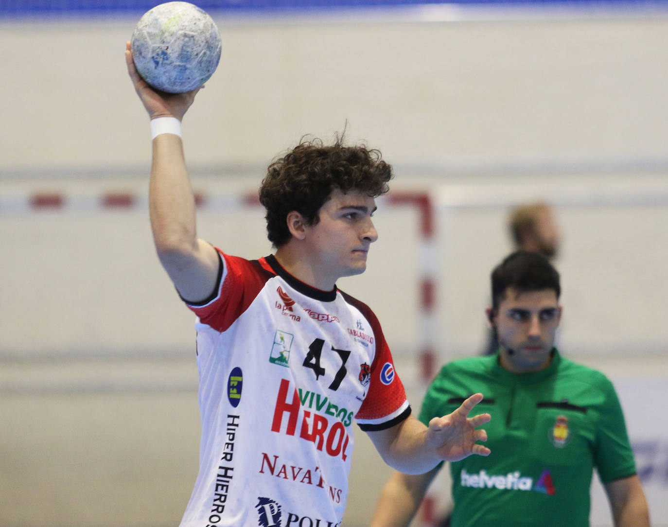 Balonmano Nava tutea al Barcelona