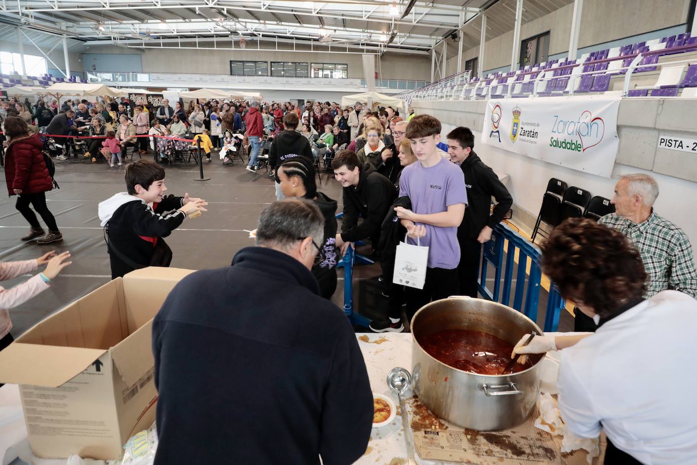 En imágenes, la III Feria Gastronómica de la Salchicha