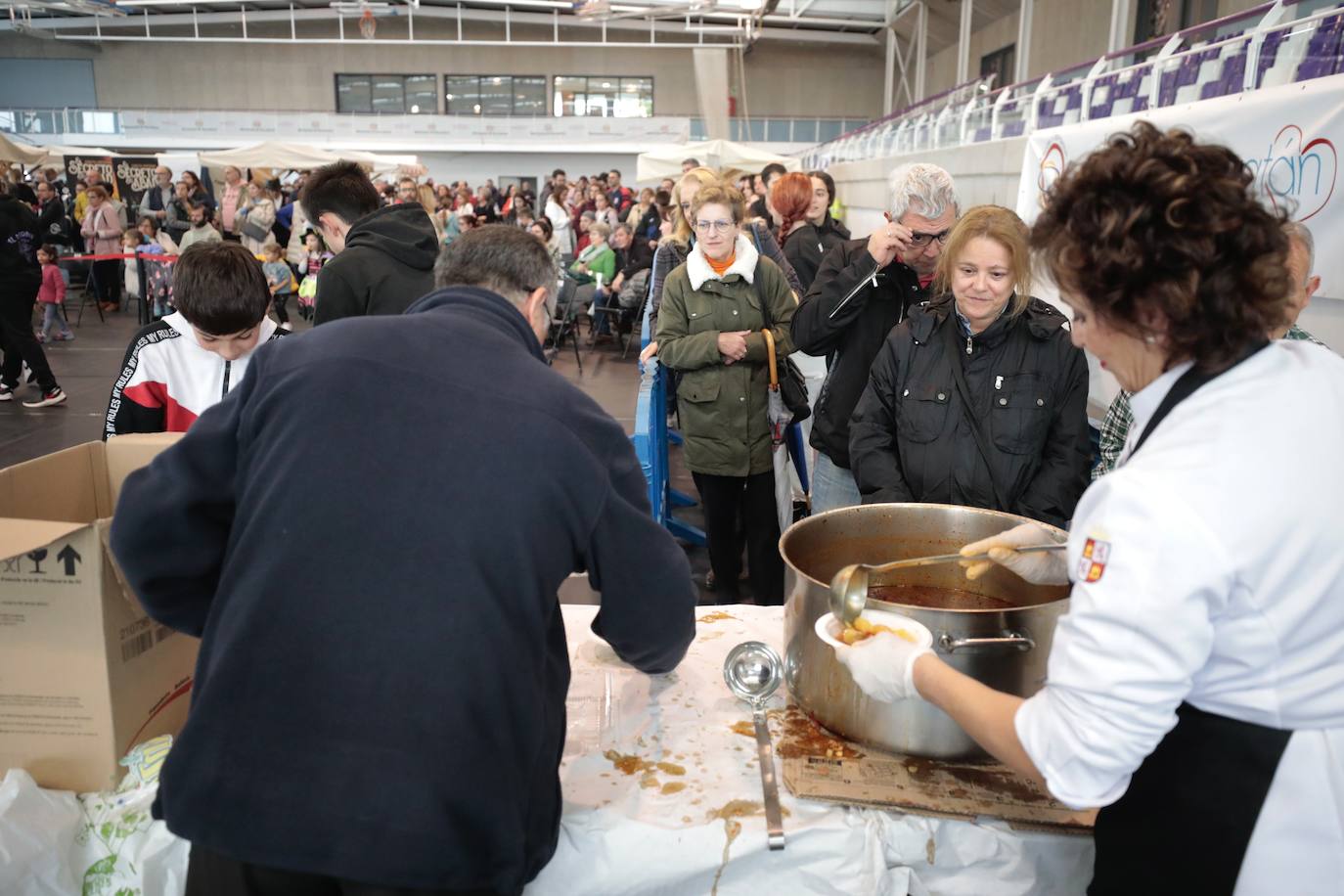 En imágenes, la III Feria Gastronómica de la Salchicha