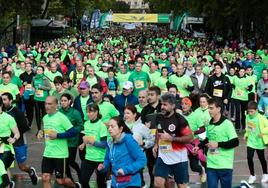 Salida de la Marcha contra el Cáncer de este domingo en Valladolid.